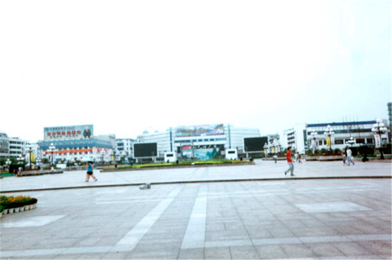 桂林市中心廣場局部補漏.jpg